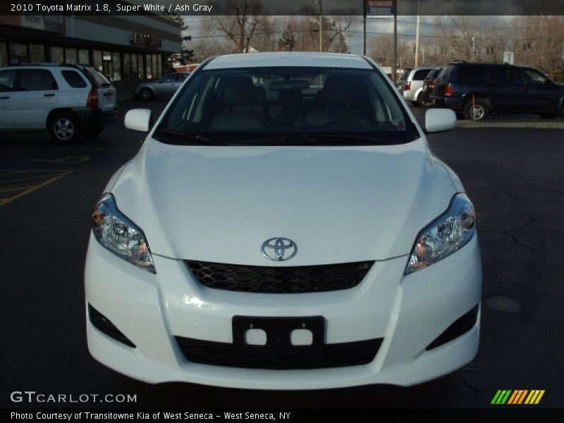 Super White / Ash Gray 2010 Toyota Matrix 1.8