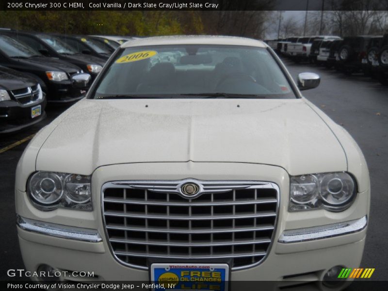 Cool Vanilla / Dark Slate Gray/Light Slate Gray 2006 Chrysler 300 C HEMI