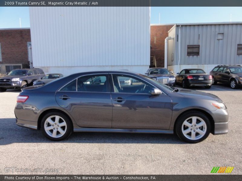 Magnetic Gray Metallic / Ash 2009 Toyota Camry SE