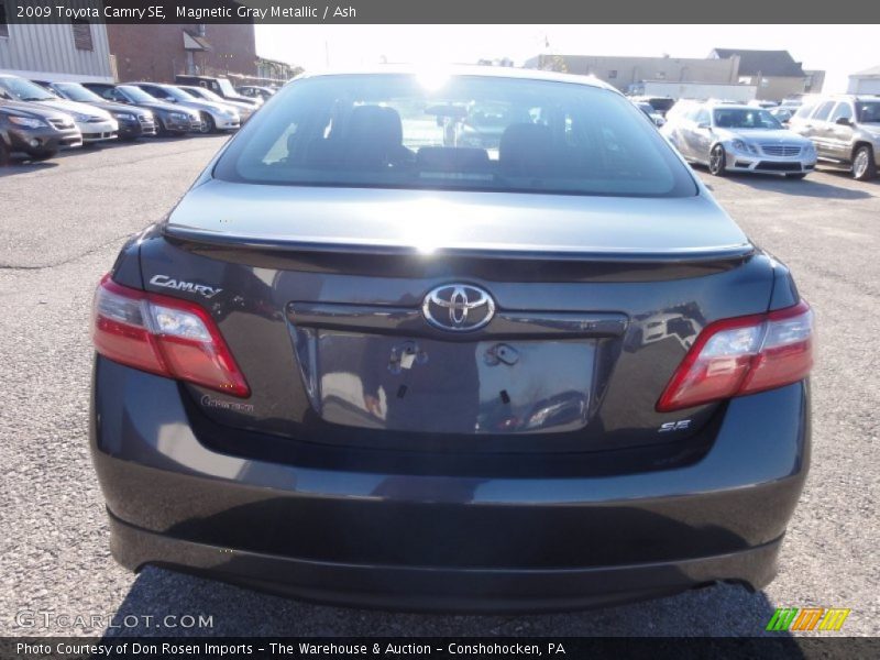 Magnetic Gray Metallic / Ash 2009 Toyota Camry SE