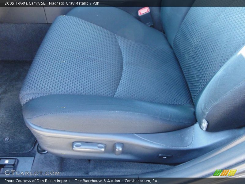 Magnetic Gray Metallic / Ash 2009 Toyota Camry SE