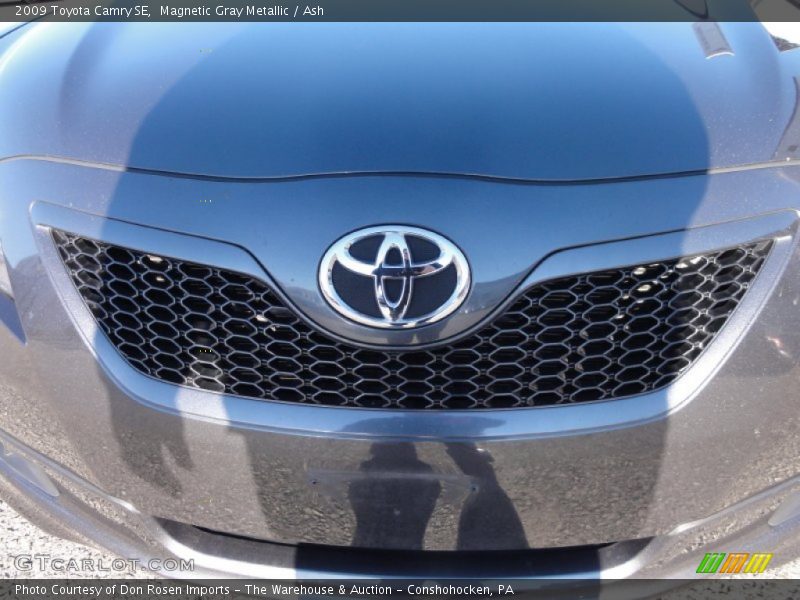 Magnetic Gray Metallic / Ash 2009 Toyota Camry SE