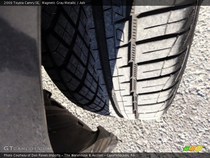 Magnetic Gray Metallic / Ash 2009 Toyota Camry SE