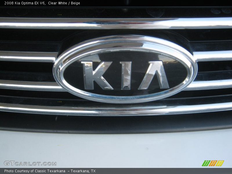 Clear White / Beige 2008 Kia Optima EX V6