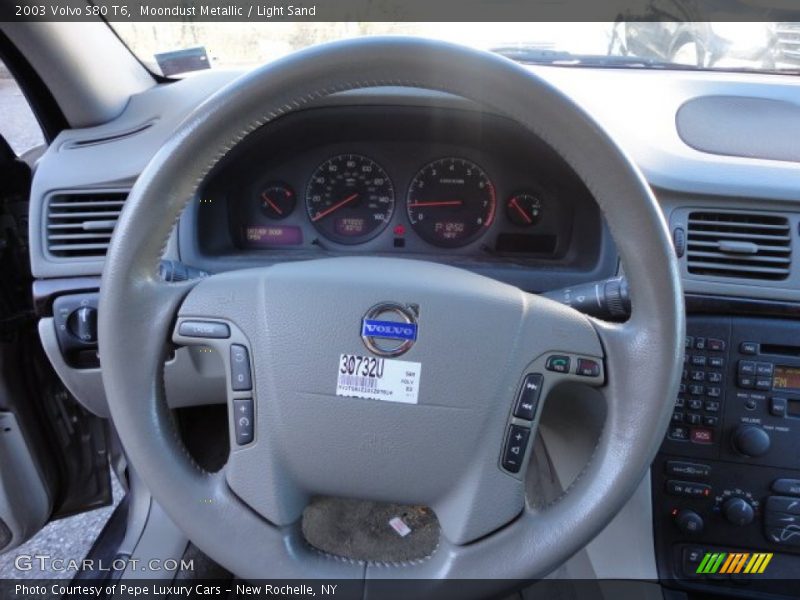 Moondust Metallic / Light Sand 2003 Volvo S80 T6