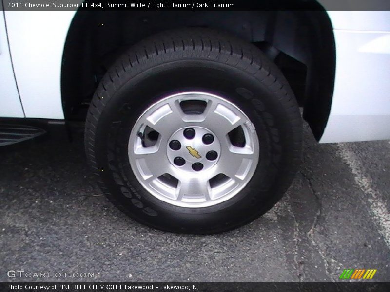 Summit White / Light Titanium/Dark Titanium 2011 Chevrolet Suburban LT 4x4