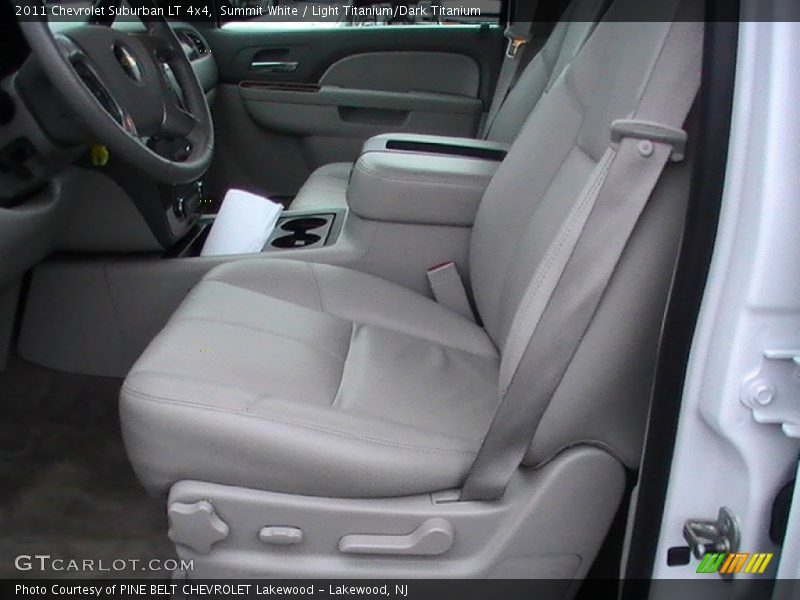Summit White / Light Titanium/Dark Titanium 2011 Chevrolet Suburban LT 4x4