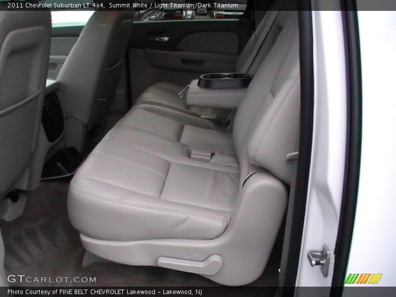 Summit White / Light Titanium/Dark Titanium 2011 Chevrolet Suburban LT 4x4