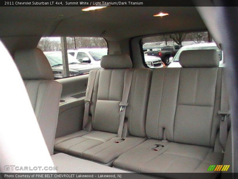 Summit White / Light Titanium/Dark Titanium 2011 Chevrolet Suburban LT 4x4