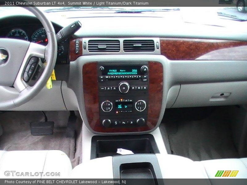 Summit White / Light Titanium/Dark Titanium 2011 Chevrolet Suburban LT 4x4