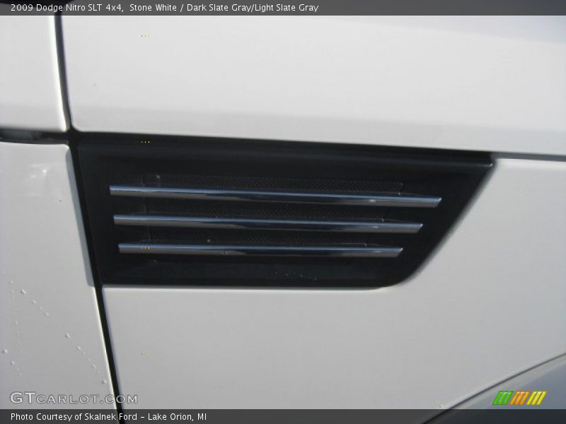 Stone White / Dark Slate Gray/Light Slate Gray 2009 Dodge Nitro SLT 4x4