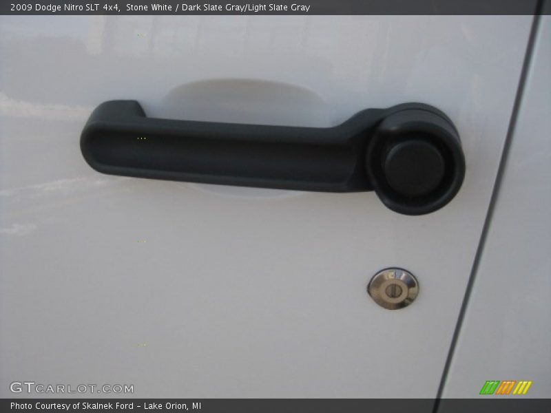 Stone White / Dark Slate Gray/Light Slate Gray 2009 Dodge Nitro SLT 4x4