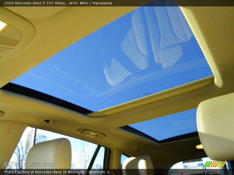 Arctic White / Macadamia 2009 Mercedes-Benz R 350 4Matic