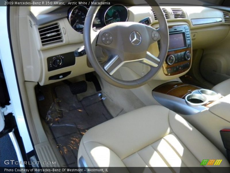 Arctic White / Macadamia 2009 Mercedes-Benz R 350 4Matic