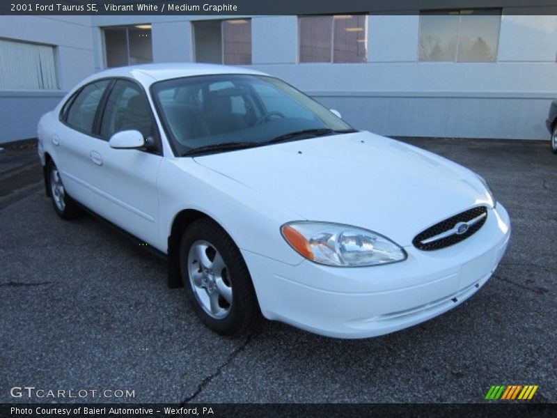 Vibrant White / Medium Graphite 2001 Ford Taurus SE