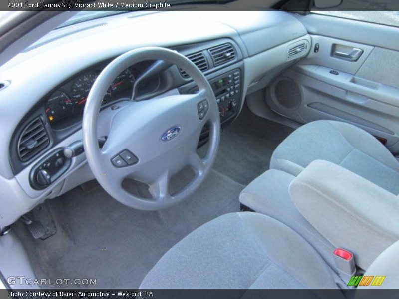 Vibrant White / Medium Graphite 2001 Ford Taurus SE