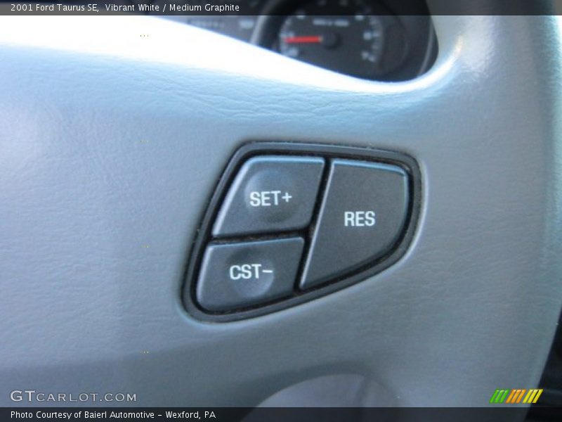 Vibrant White / Medium Graphite 2001 Ford Taurus SE