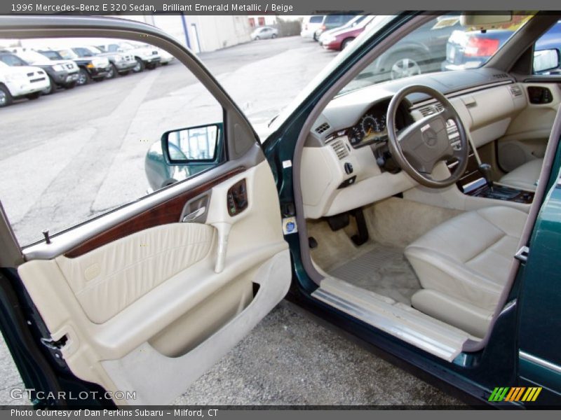 Brilliant Emerald Metallic / Beige 1996 Mercedes-Benz E 320 Sedan