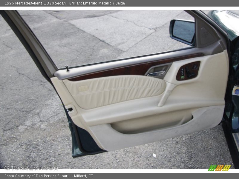 Brilliant Emerald Metallic / Beige 1996 Mercedes-Benz E 320 Sedan