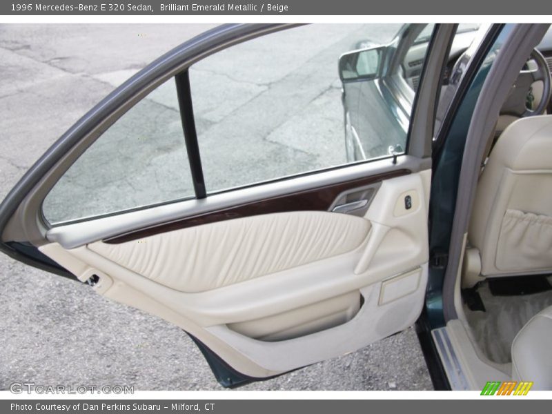 Brilliant Emerald Metallic / Beige 1996 Mercedes-Benz E 320 Sedan