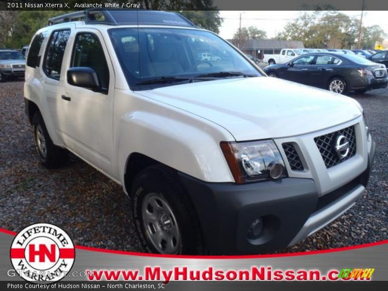 Avalanche White / Gray 2011 Nissan Xterra X