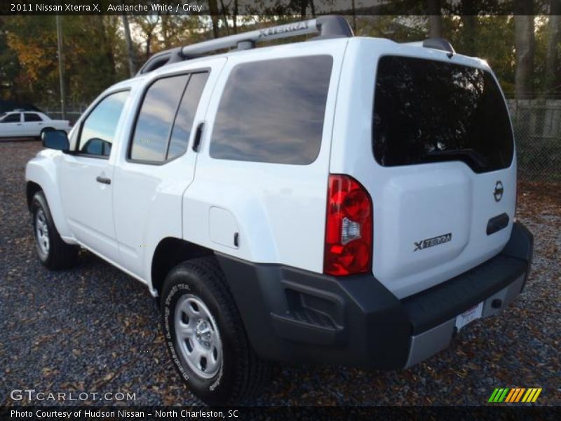 Avalanche White / Gray 2011 Nissan Xterra X