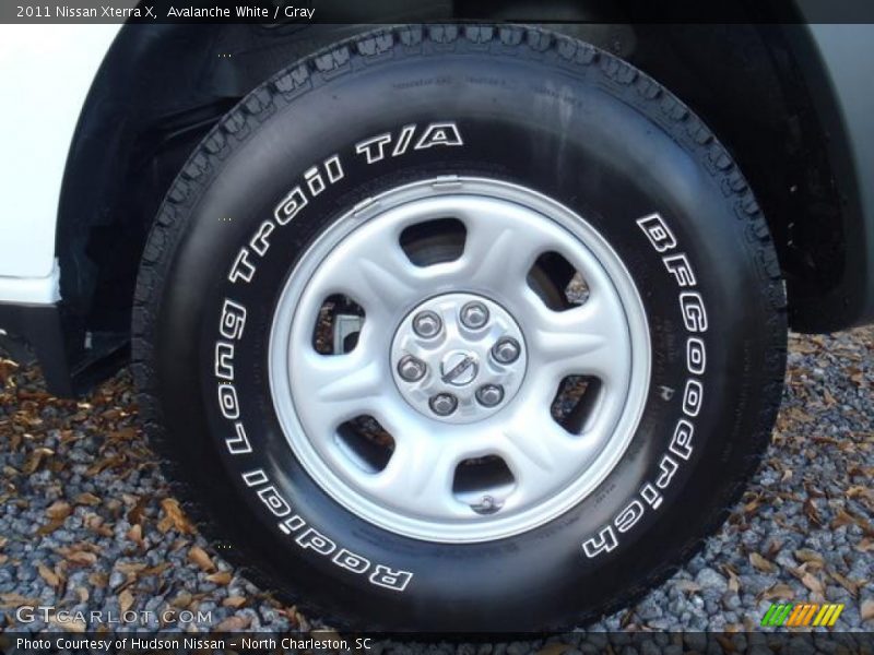 Avalanche White / Gray 2011 Nissan Xterra X