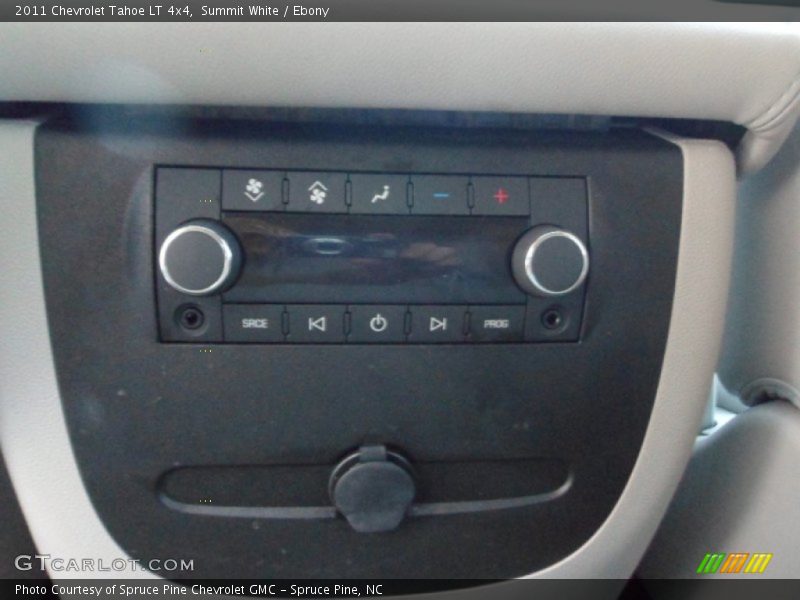 Summit White / Ebony 2011 Chevrolet Tahoe LT 4x4