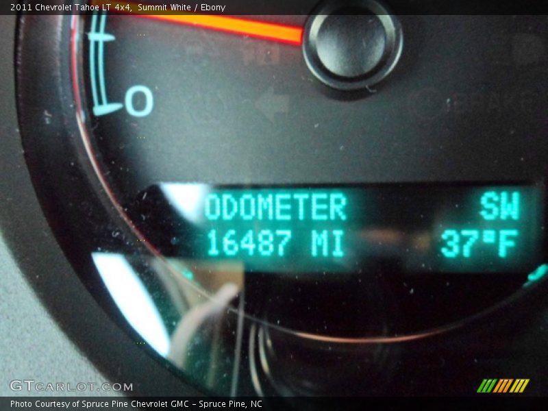 Summit White / Ebony 2011 Chevrolet Tahoe LT 4x4