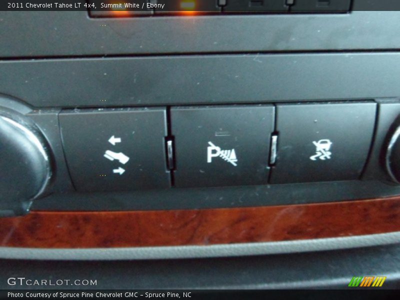 Summit White / Ebony 2011 Chevrolet Tahoe LT 4x4