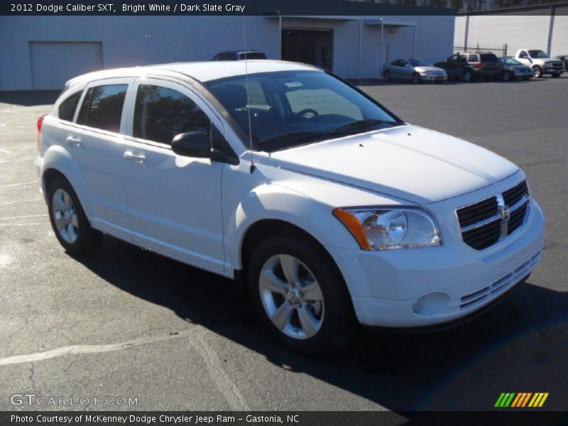 Bright White / Dark Slate Gray 2012 Dodge Caliber SXT