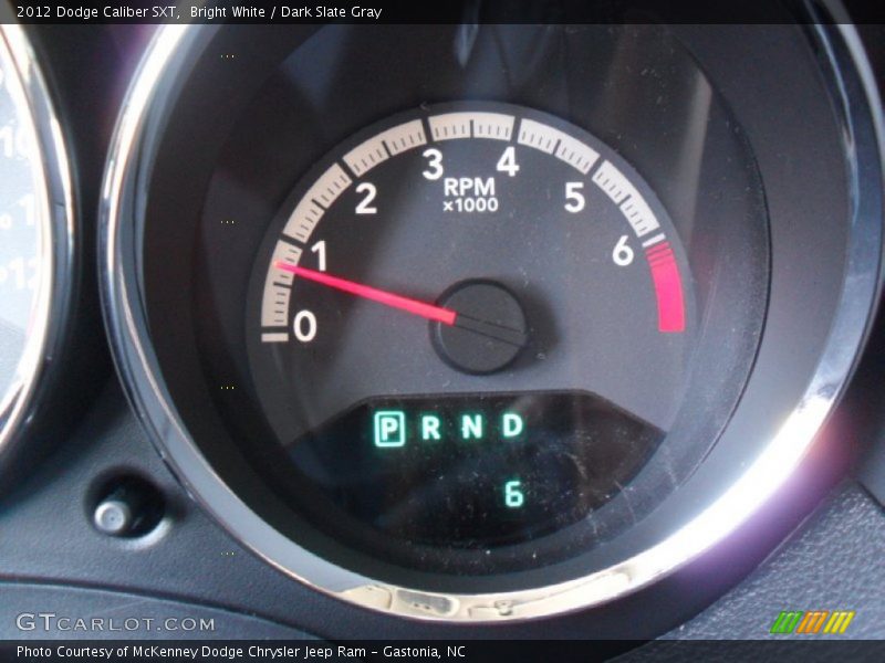 Bright White / Dark Slate Gray 2012 Dodge Caliber SXT