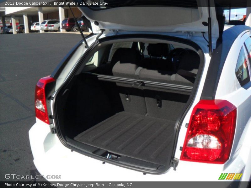Bright White / Dark Slate Gray 2012 Dodge Caliber SXT