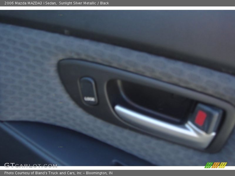 Sunlight Silver Metallic / Black 2006 Mazda MAZDA3 i Sedan