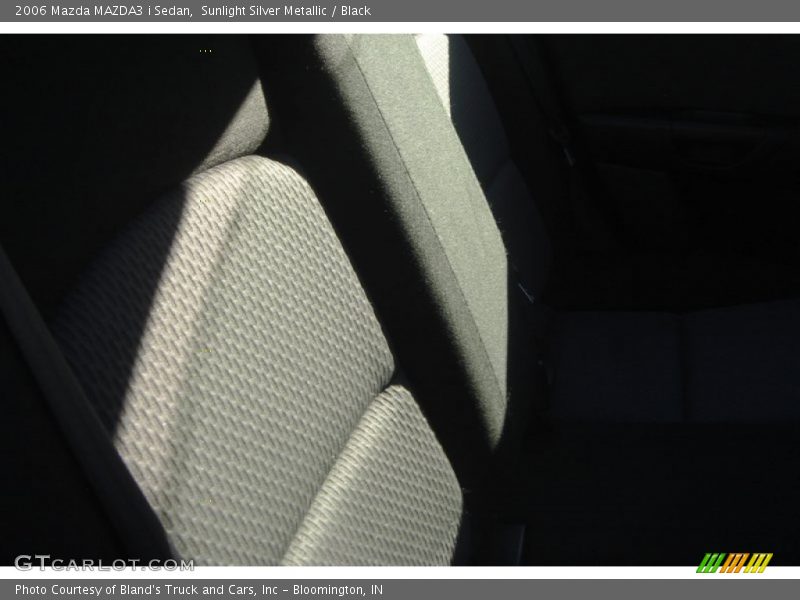 Sunlight Silver Metallic / Black 2006 Mazda MAZDA3 i Sedan