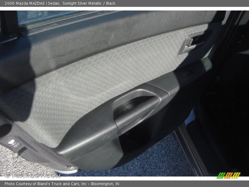 Sunlight Silver Metallic / Black 2006 Mazda MAZDA3 i Sedan