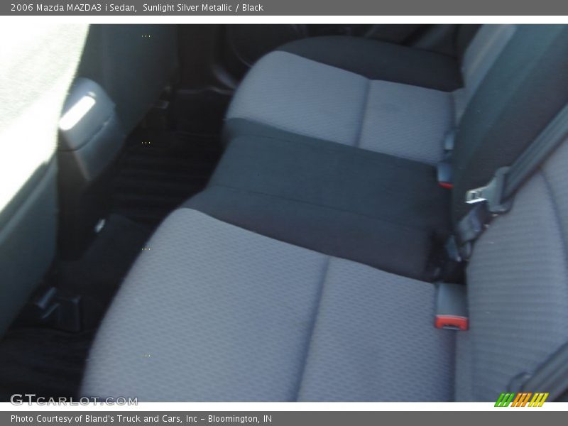 Sunlight Silver Metallic / Black 2006 Mazda MAZDA3 i Sedan