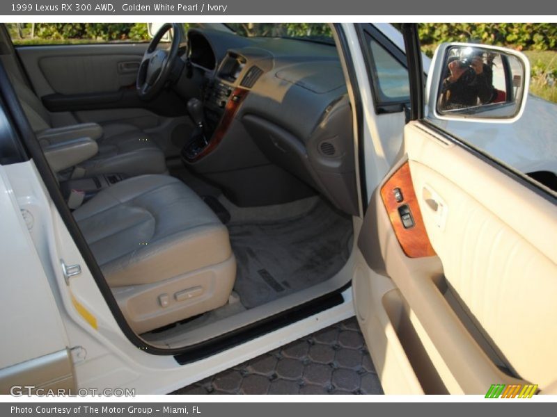Golden White Pearl / Ivory 1999 Lexus RX 300 AWD