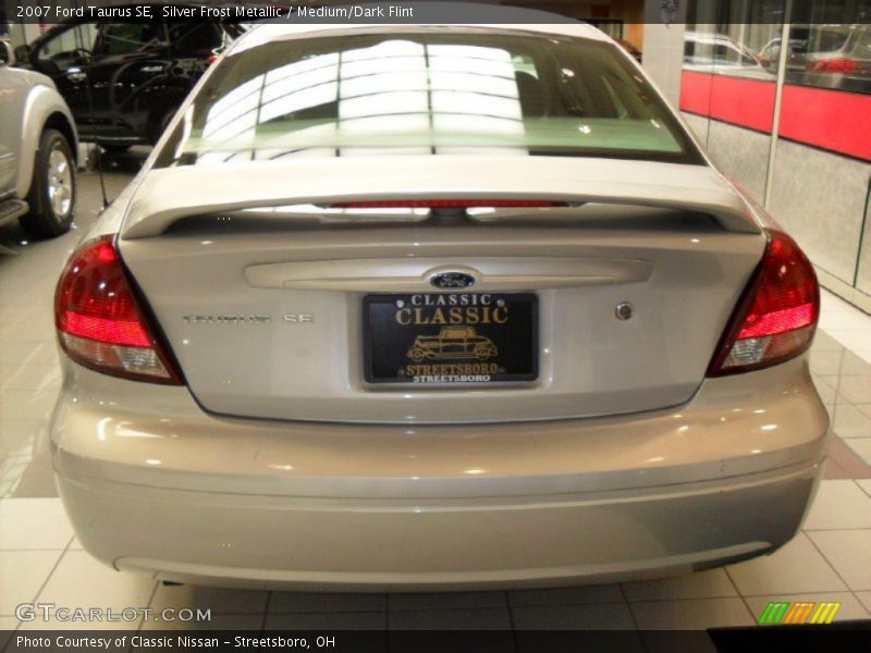 Silver Frost Metallic / Medium/Dark Flint 2007 Ford Taurus SE