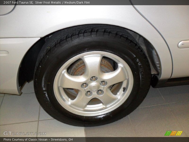 Silver Frost Metallic / Medium/Dark Flint 2007 Ford Taurus SE