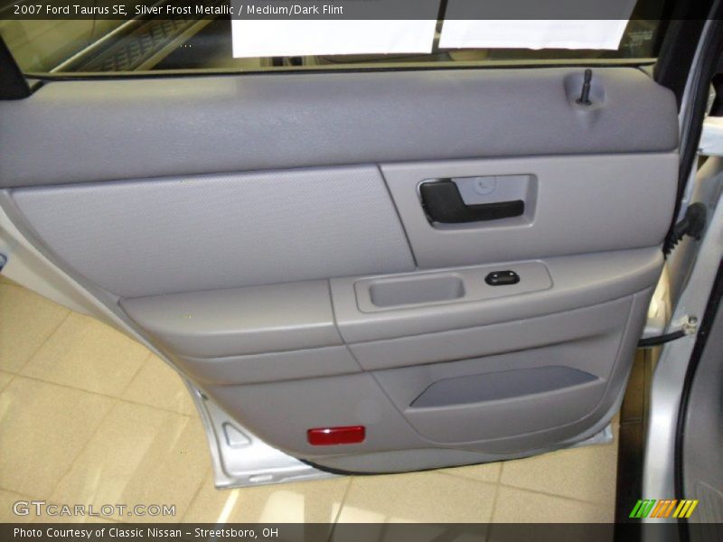 Silver Frost Metallic / Medium/Dark Flint 2007 Ford Taurus SE