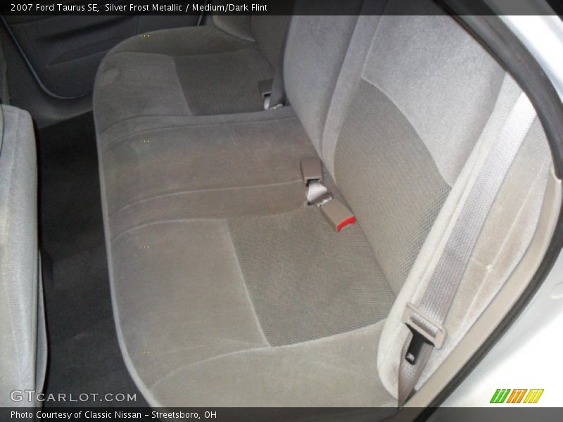 Silver Frost Metallic / Medium/Dark Flint 2007 Ford Taurus SE