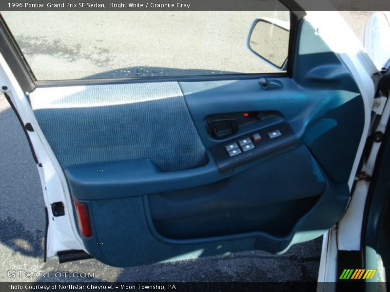 Bright White / Graphite Gray 1996 Pontiac Grand Prix SE Sedan