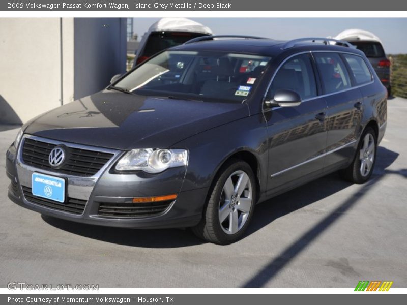 Island Grey Metallic / Deep Black 2009 Volkswagen Passat Komfort Wagon