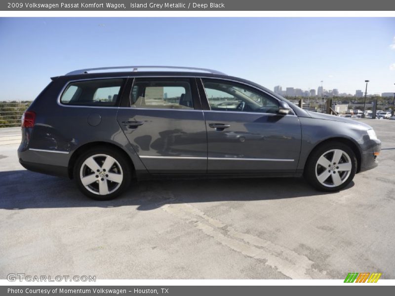 Island Grey Metallic / Deep Black 2009 Volkswagen Passat Komfort Wagon