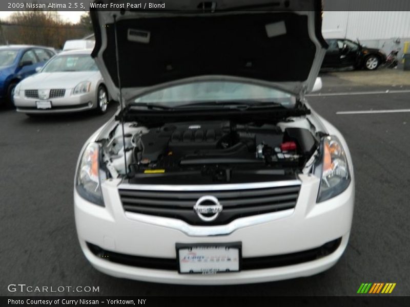 Winter Frost Pearl / Blond 2009 Nissan Altima 2.5 S