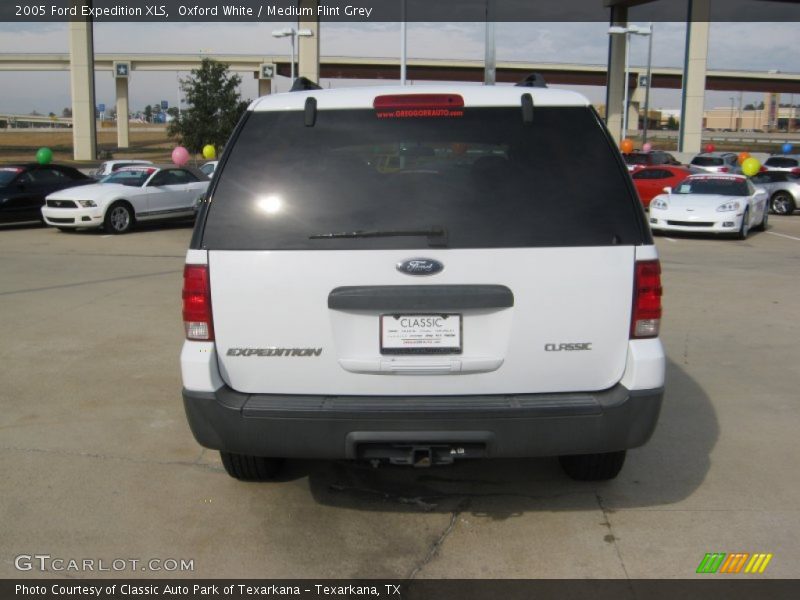 Oxford White / Medium Flint Grey 2005 Ford Expedition XLS