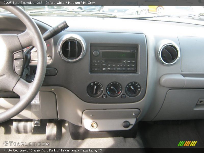 Oxford White / Medium Flint Grey 2005 Ford Expedition XLS