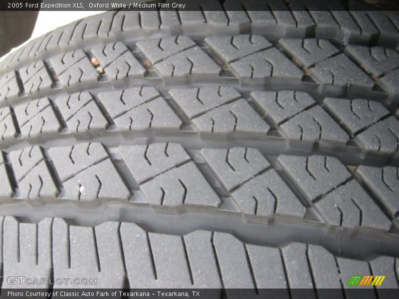 Oxford White / Medium Flint Grey 2005 Ford Expedition XLS