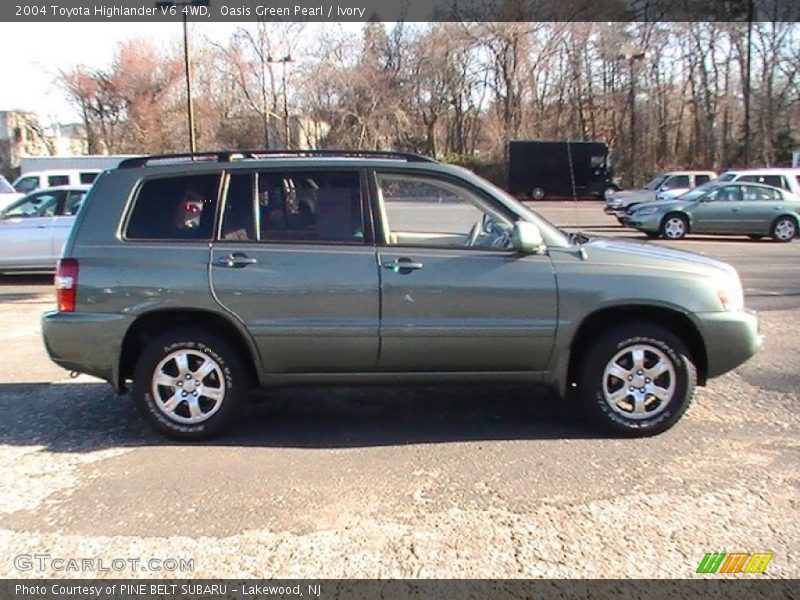Oasis Green Pearl / Ivory 2004 Toyota Highlander V6 4WD